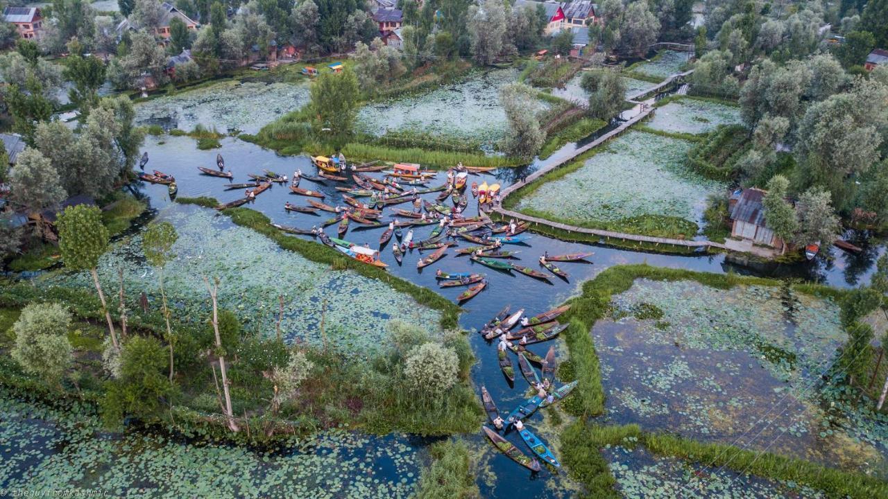 ホテル ウェルカムヘリテージ グルカ ハウスボート Srīnagar エクステリア 写真